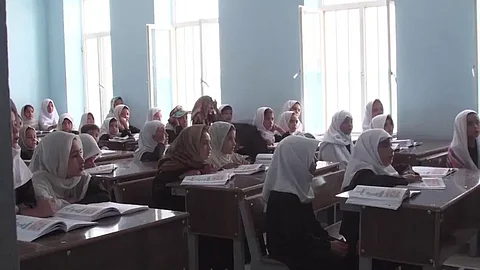 طالبات في أفغانستان