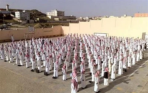 الاصطفاف الصباحي بالمدارس