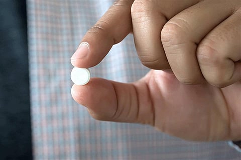 "ومن الدواء ما قتل".. ماذا نفعل إذا أغمي على شخص بقربنا؟ احذر الحبة!