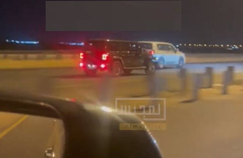 بعد ضبط القاتل.. شاهد لحظة الصدم المتعمد بسيارة ومصرع قائدها في الكويت