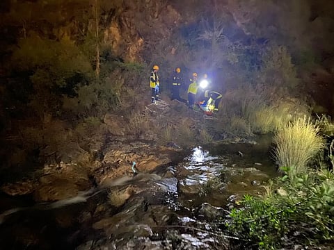 مواطنة سقطت من منحدرٍ جبلي