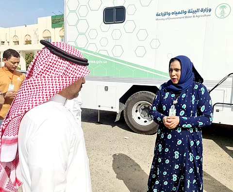 رولا كتبي: عيادات متنقلة للكشف المبكر عن أمراض نحل العسل