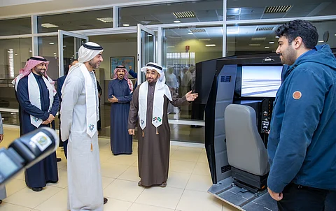 "الفهيد" يستقبل السفير الإماراتي ووفدًا من متدربي مركز أبوظبي للتدريب المهني والتقني