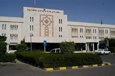 بيشة.. إنهاء معاناة مريضة من انحراف شديد بالعمود الفقري في عملية جراحية معقدة