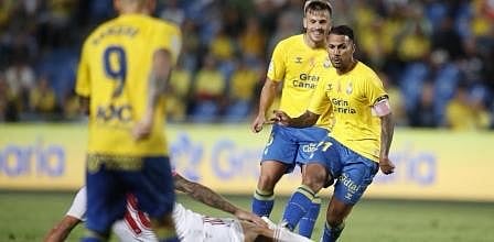 "النصر" يبحث ضمّ "جوناثان فييرا" لاعب "لاس بالماس"