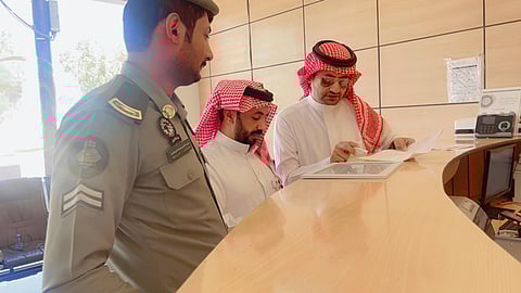 لجنة التوطين بنجران خلال الجولات الميدانية