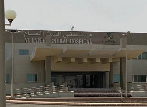إجراء قسطرة قلبية.. "صحة جدة" تنقذ ستينيًا أثناء الحالة المطرية