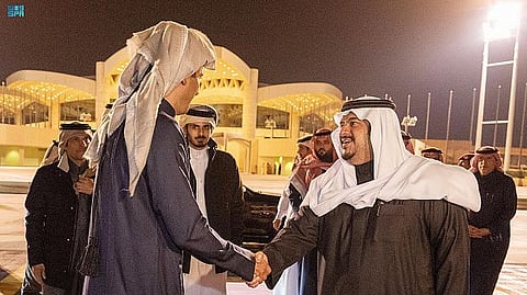 أمير قطر تميم بن حمد آل ثاني خلال مغادرته الرياض