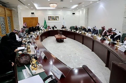 "تعليم الرياض" تستعرض الخطط التشغيلية لعددٍ من الإدارات