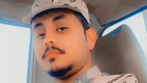 شاهد.. القنفذة تودع الشهيد "المحمودي".. والمحافظ يقدم التعازي