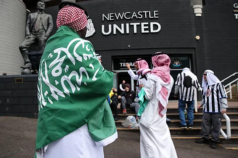 بعد ٦٨ عاماً السعودية أيقظت العملاق النائم.. نيوكاسل على بُعد خطوة واحدة من كأس الرابطة الإنجليزية