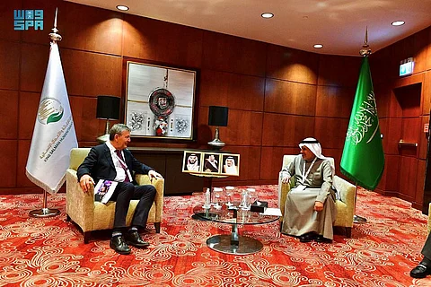 "الربيعة" يلتقي مفوض اللاجئين.. على هامش منتدى الرياض الدولي الإنساني