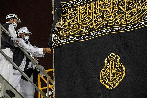 "البسام": الأحساء تشرفت بصناعة كسوة الكعبة لأول مرة عام 1221هـ