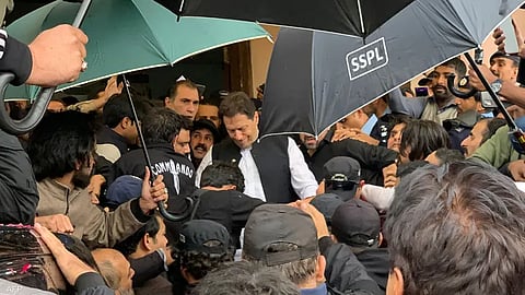 عمران خان لدى وصوله إلى إسلام آباد الثلاثاء