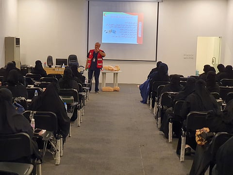 "الهلال الأحمر" ينفذ 636 برنامجاً تدريبياً خلال العام الماضي