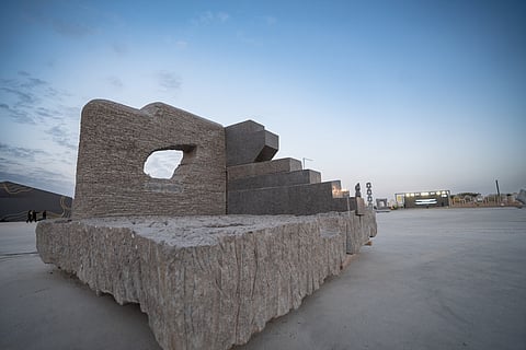 منحوتة عين الرياض بيد محمد الفارس