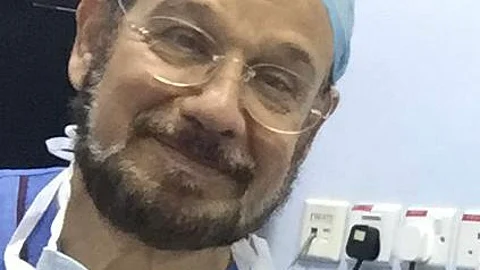 رئيس مركز تحديد وتصحيح الجنس بمستشفى جامعة الملك عبدالعزيز في جدة ياسر جمال