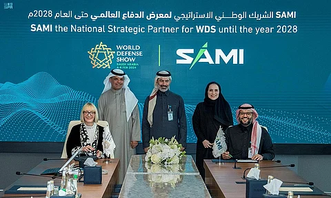 معرض الدفاع العالمي و"SAMI" يوقعان شراكة استراتيجية حتى 2028م