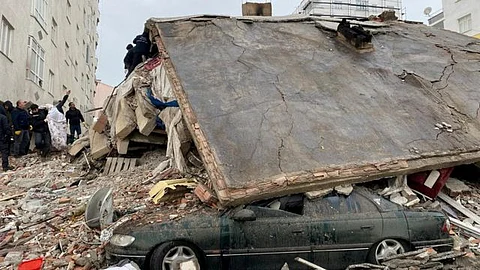 "الصحة السورية": ارتفاع عدد ضحايا الزلزال إلى 1262 وفاة