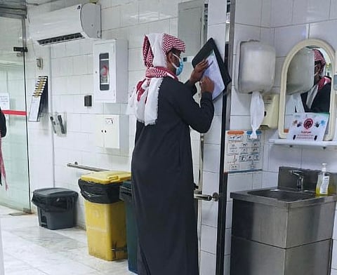 "الصحة العامة" تواصل جولتها الإشرافية بمستشفى حائل العام