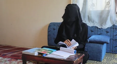 ألغام الحوثيين تسحق الآمال.. العروس "أمل" حاولت إنقاذ أطفال ففقدت عينها وزوجها يتخلّى عنها