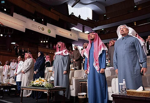 وزير الحرس يفتتح قمة خارطة الطريق لإطالة العمر الصحي والارتقاء بالقطاع خليجيًا