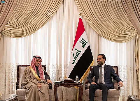 فيصل بن فرحان يلتقي رئيس مجلس النواب العراقي
