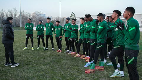 لاعبو المنتخب السعودي للشباب خلال الحصة التدريبية