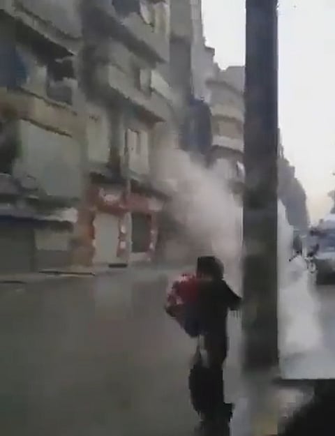 انهيار مبنى في مدينة حلب السورية جرّاء الزلزال