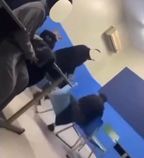 بعد الاعتداء على طالب "أهلية".. "سبق" تستعرض 9 حالات يحقُّ فيها الفصل.. تعرَّف عليها