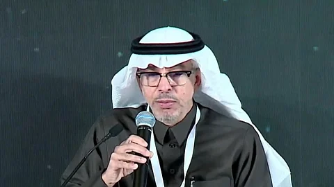 السفير عبدالعزيز الواصل