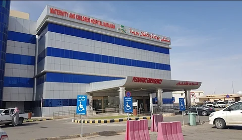 "القدم الحنفاء".. جراحة تصحيحية تنهي معاناة طفل من عرج وصعوبة المشي ببريدة