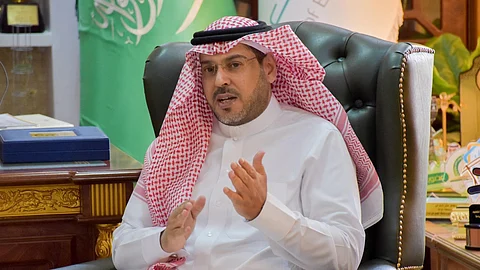 مدير تعليم الباحة عبدالخالق الزهراني