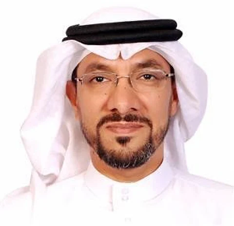 وعضو الجمعية السعودية لطب الأسنان سمير بن عبدالله الثميري