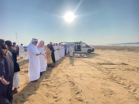 جموع تشارك في تشييع ثلاثة أطفال من ضحايا سيول "مشلحة صبيا"