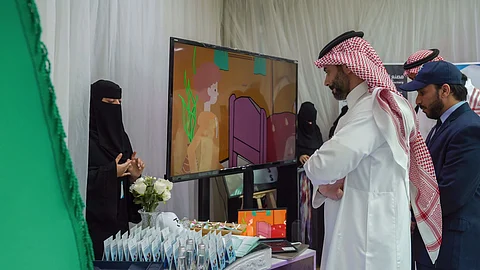 عبدالرحمن المقبل خلال تدشينه ملتقى صلة
