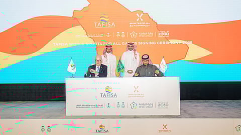 الأمير خالد بن الوليد وولفجانج بومان يوقعان الإعلان