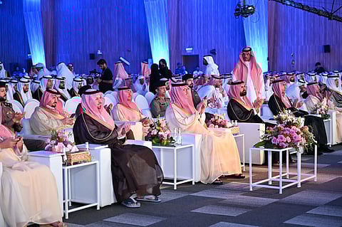 "سعود بن جلوي" يشهد حفل تخريج أكثر من 6 آلاف خريج وخريجة بجامعة جدة