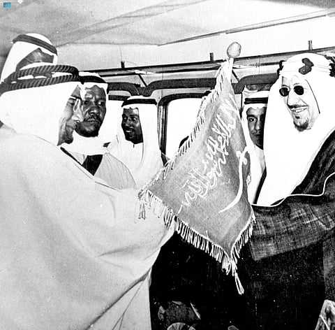 شكّل العَلم الوطني للمملكة منذ تأسيسها عام 1727م.. راية خفاقة منذ ثلاثة قرون