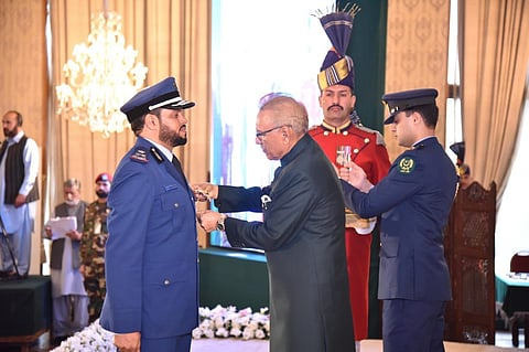 الرئيس الباكستاني يمنح الملحق العسكري للمملكة وسام "هلال الامتياز العسكري "