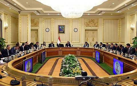 مصر تعيد العمل بالتوقيت الصيفي رسميًا.. والبداية الجمعة الأخيرة من أبريل