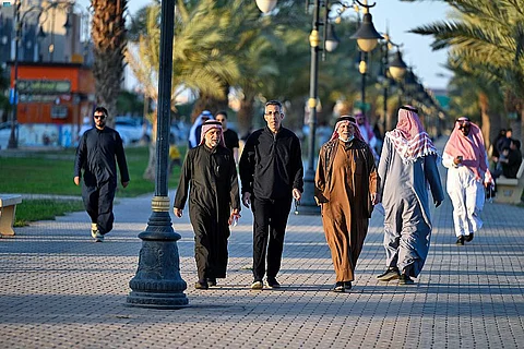 أجواء ممتعة.. شاهد كيف جذبت "مضامير المشاة" أهالي عرعر في رمضان
