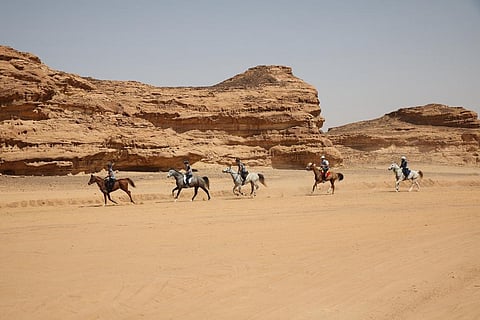 فرسان محافظة العلا يستعدون للمشاركة في منافسات ریاضة القدرة والتحمل