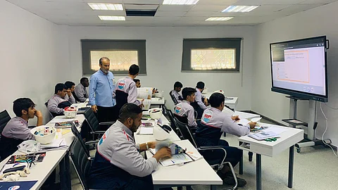 انتظام 750 متدرباً ومتدربة بـ"المعهد العالي لتقنيات المياه والكهرباء" في رابغ
