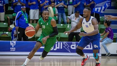 جانب من منافسات الدوري الممتاز لكرة السلة