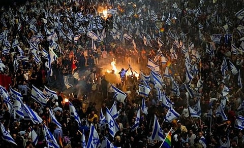 ماذا يحدث في إسرائيل؟.. احتجاجات واسعة بعد إقالة وزير الدفاع وزوبعة الإصلاحات القضائية