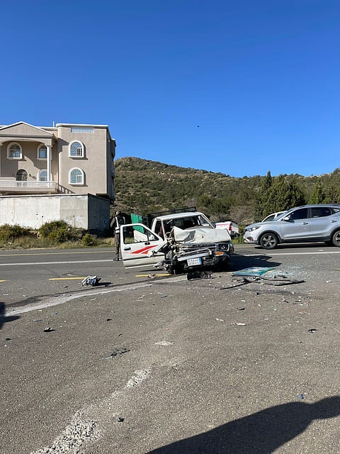 منها حالة خطرة.. حادث تصادم يخلف 8 إصابات بمحافظة المندق