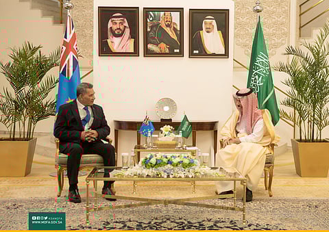 وزير الخارجية يستقبل رئيس وزراء توفالو ويعقدان جلسة مباحثات رسمية