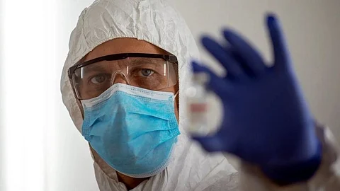 جرعة معززة للأشخاص الأكثر عرضة بمضاعفات "كوفيد 19" في بريطانيا وكندا