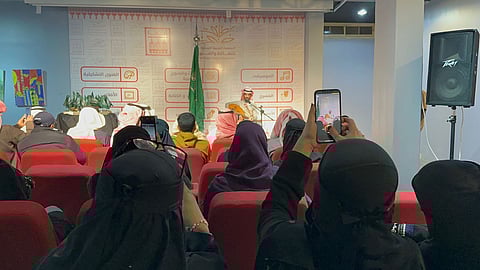 معرض وورشة وعزف منفرد.. ثلاثية احتفاء "فنون أبها" بيوم العلم